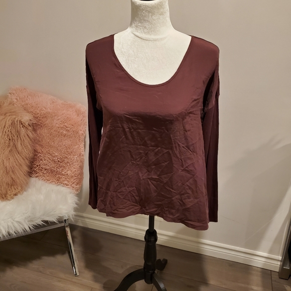 Aritzia Wilfred burgundy long sleeve tee top - Picture 1 of 5